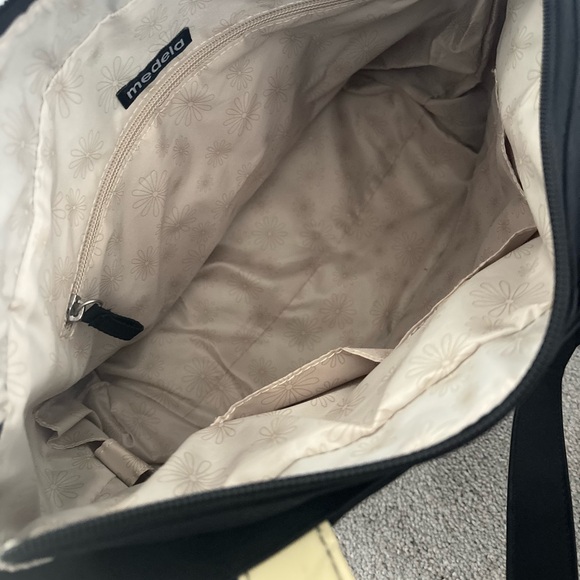 Medela Freestyle Portable Double Electric Breast Pump - Picture 12 of 12